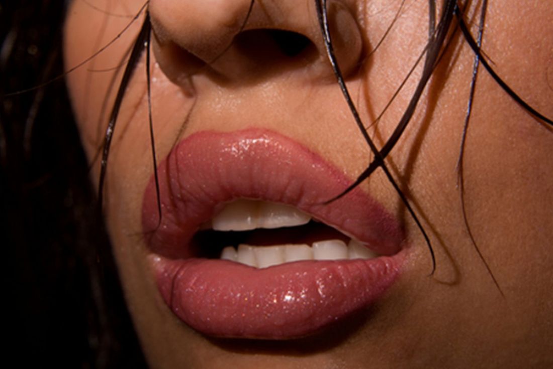 Любительское видео девушек накачали половые губы