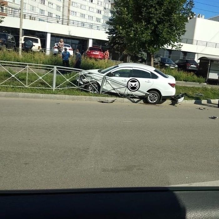 Здоровье пенза кижеватова. Машина на улице фото. ДТП Пенза сегодня на Кижеватова 22 ноября. Фото с новой машиной.