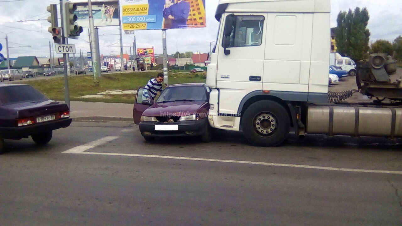 В Терновке не смогли разъехаться фура и «Daewoo Nexia»