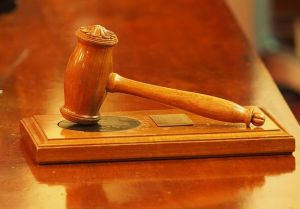 В Пензенской области мужчина ударил ревнивца, а затем сбил насмерть женщину