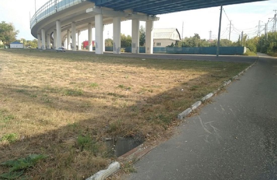 Пенза закрыта. Пензенский мост ул Измайлова. Пенза, корты ул. Измайлова. Парковка с колодцем. Пенза ЖД переезд на Измайлова.