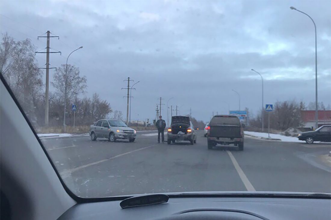 На «пьяной дороге» в Пензе две легковушки перекрыли трассу