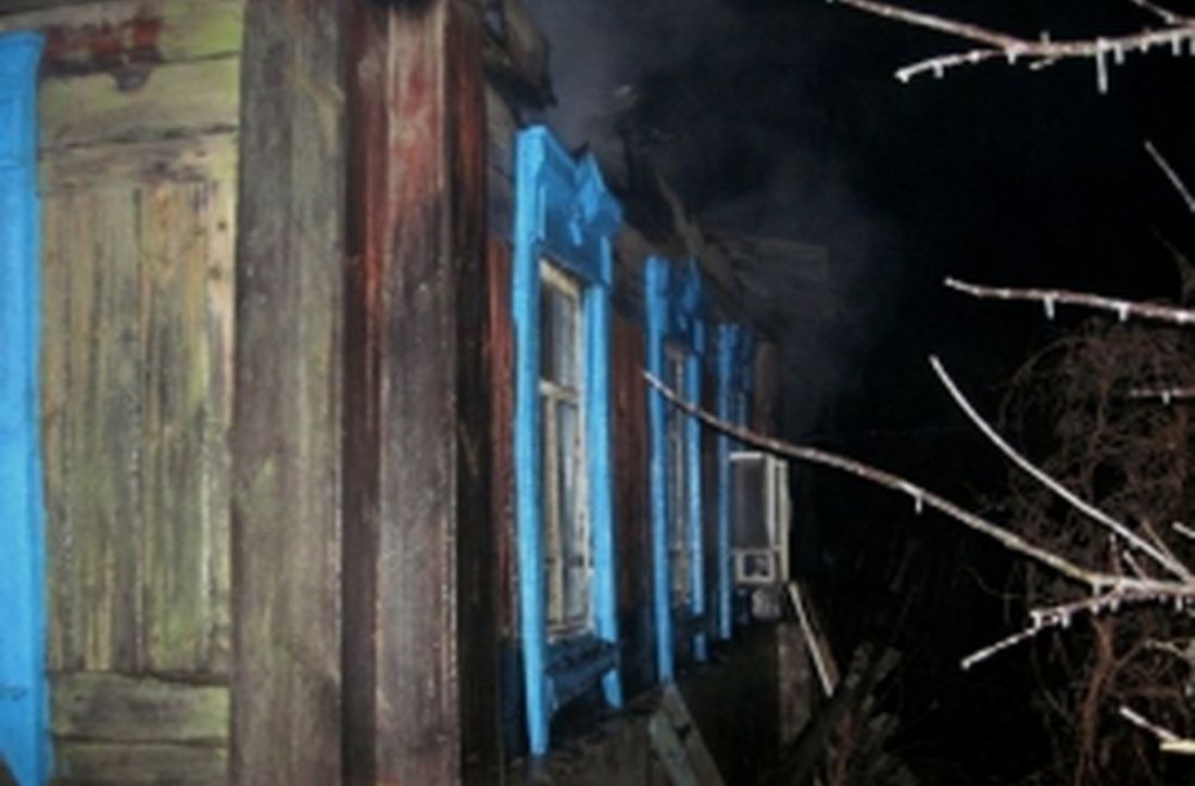 В Пензенской области человек оказался внутри горящего дома