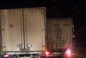 В Пензе две фуры перекрыли проезд другим автомобилям