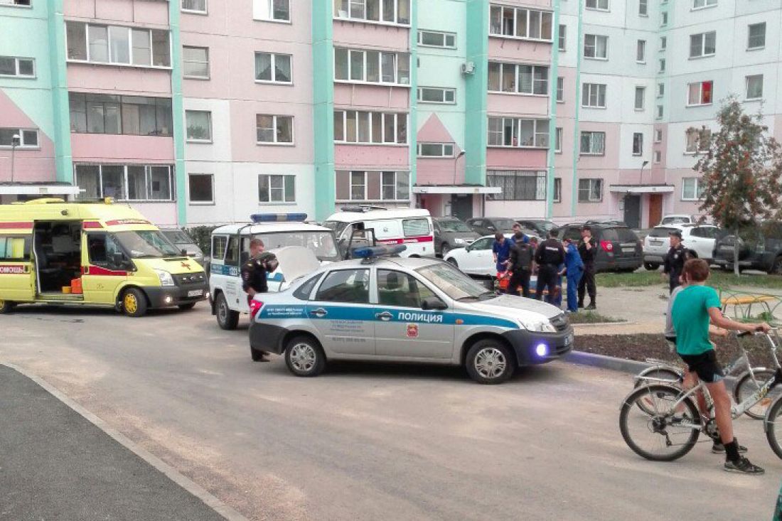 Стрельба в челябинске сегодня. Полицейский участок на Тракторозаводском районе. Дежурная часть ЧМЗ Челябинск.