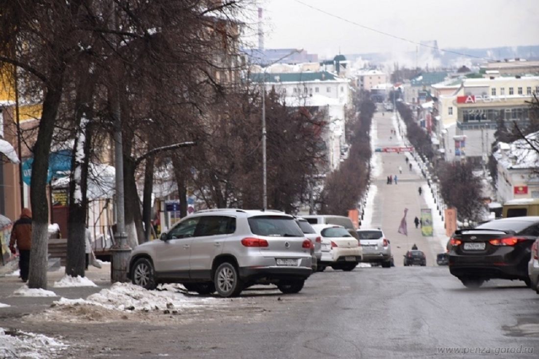 На Московской в Пензе нарушают правила парковки