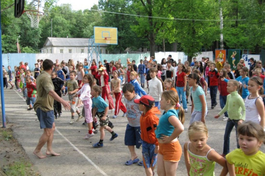 Лагерь в пензе летом. Белое озеро Ульяновская область лагерь Чайка. Лагерь Чайка Пензенская область. Детский лагерь Чайка Ульяновская область.