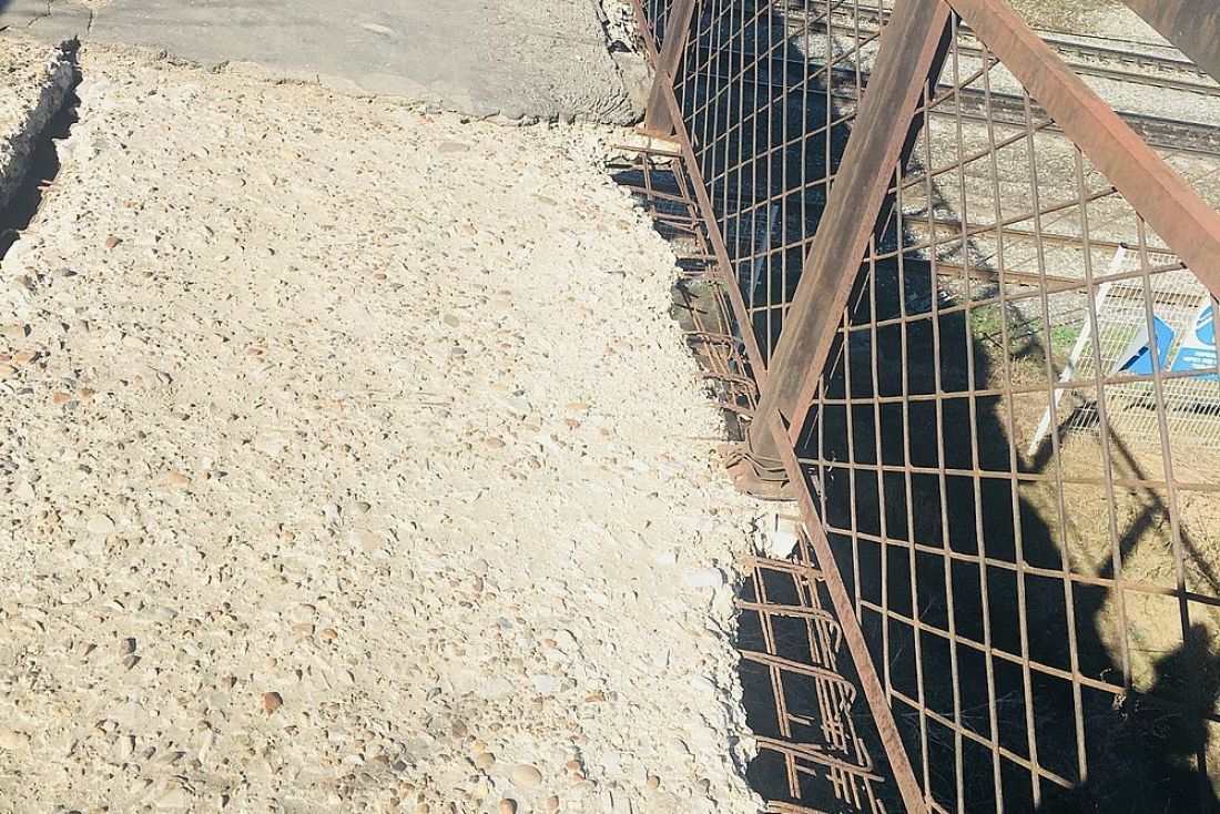 Жители райцентра Пензенской области показали мост, который грозит рухнуть. Фото