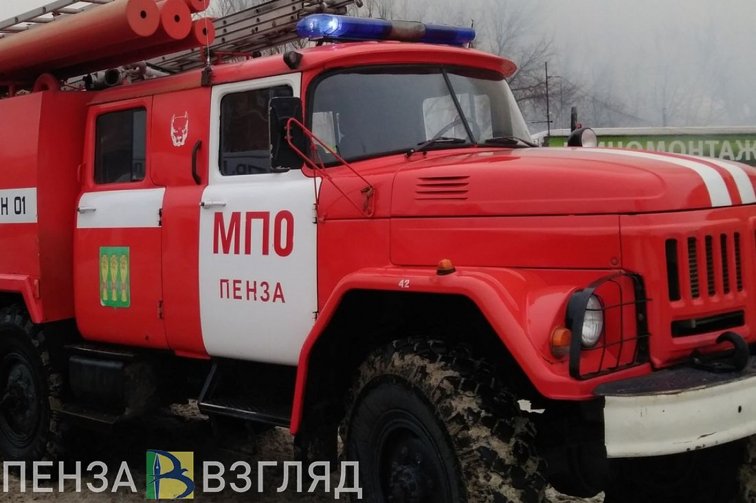 В Пензенской области легковушка влетела в дорожный  знак и загорелась