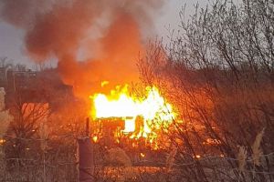 Пензенцы опубликовали видео горящего дома в районе каланчевских дач