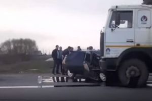 Стало известно о состоянии водителя, влетевшего под большегруз в Пензенской области