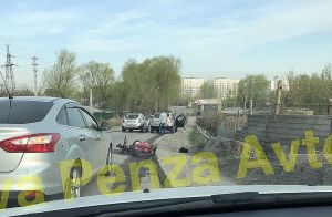 На улице Кольцова в Пензе велосипедистка рухнула на проезжую часть
