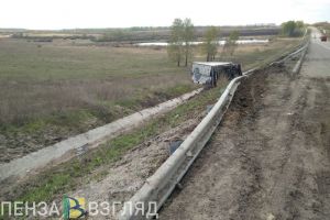 Смертельное ДТП с фурой, загоревшаяся иномарка возле ТЦ и горы мусора: новости Пензенской области за 5 мая