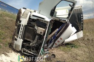 Кабину сплющило. Видео с места жуткой аварии под Пензой