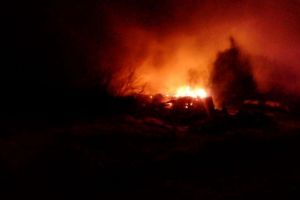 Официально. Что сейчас известно о двух пропавших после пожара в селе Тихменево