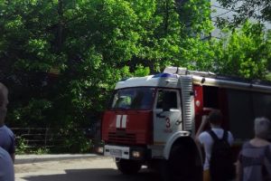 Пожар в квартире на улице Воронова в Пензе тушат 15 человек и 5 единиц техники