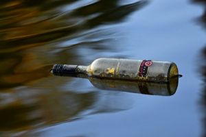 Житель Пензенской области ударил престарелую соседку бутылкой по голове