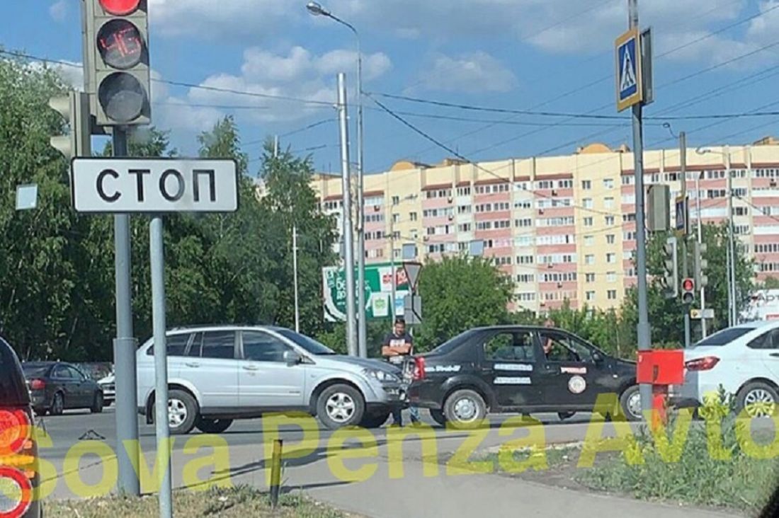 Боевое крещение». В Пензе учебный автомобиль попал в ДТП