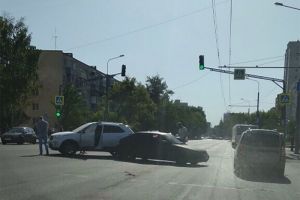 «Куда так спешить?». В центре Пензы две легковушки утром не поделили дорогу