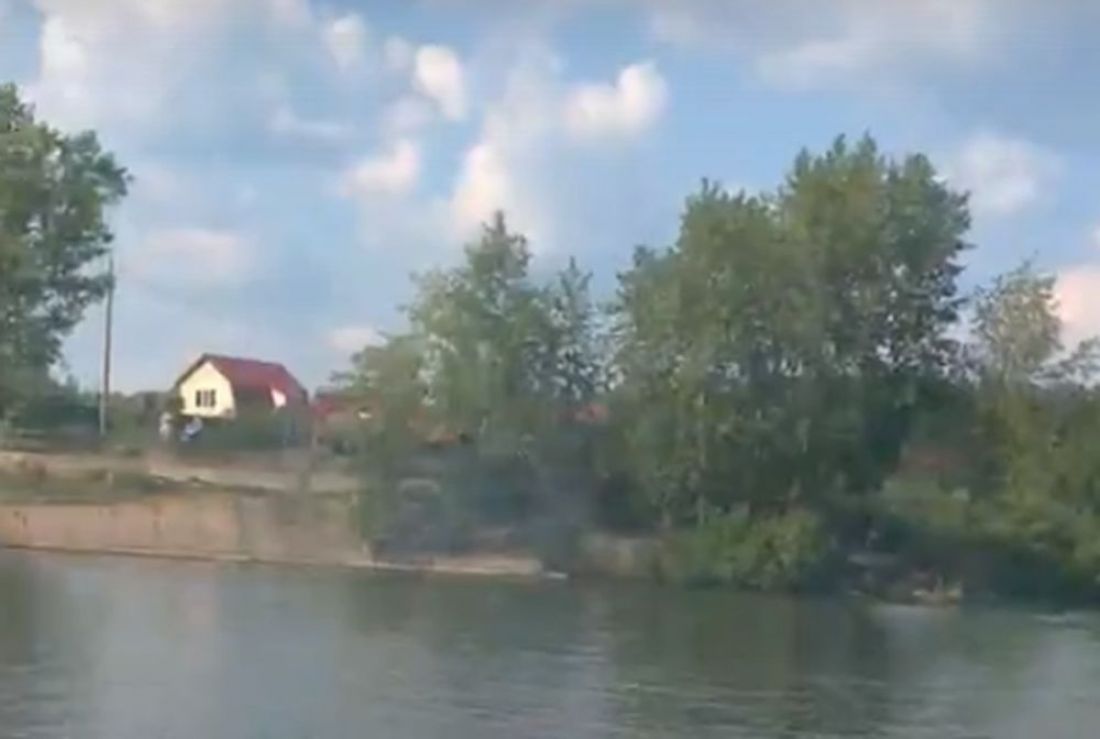 Под Пензой подростки устроили пожар и скрылись на велосипедах. Видео
