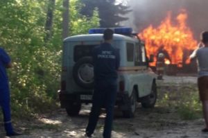 Крупный пожар на территории заброшенного завода в Пензе тушили более 35 человек
