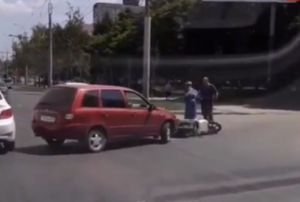 «Залетел под «Калину». Появилось видео с места аварии со скутеристом в Пензе