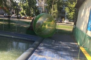 Пензенский Следком публикует снимки аттракциона, где маленькая девочка получила ожоги ступней ног