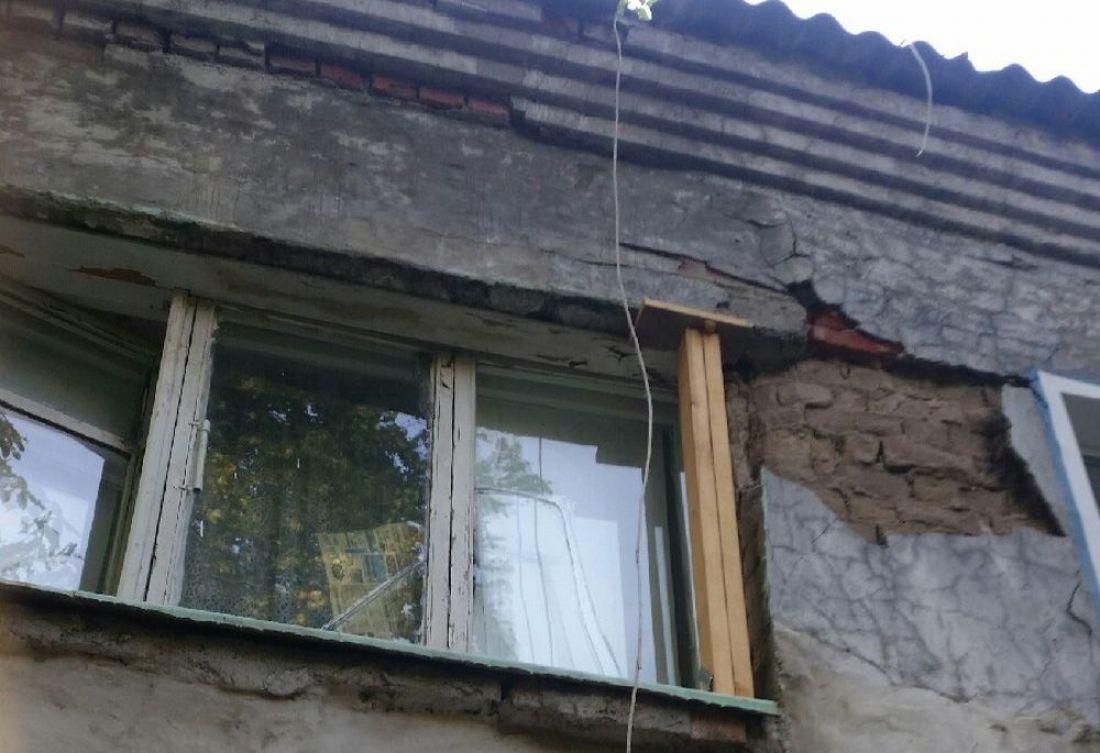 Из жилого дома в Кузнецке Пензенской области готовы выпасть окна. Фото