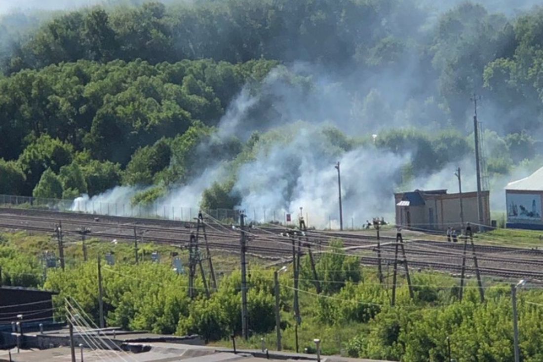 Около железнодорожной станции Арбеково в Пензе начался пожар