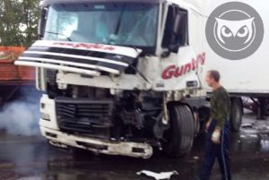 Под Пензой случилось массовое ДТП с большегрузами и легковушкой. Фото и видео