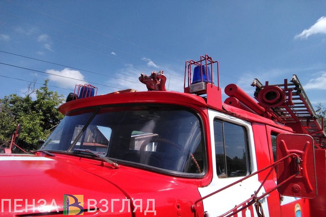 Большой пожар произошел ночью на ферме в Кузнецком районе Пензенской области