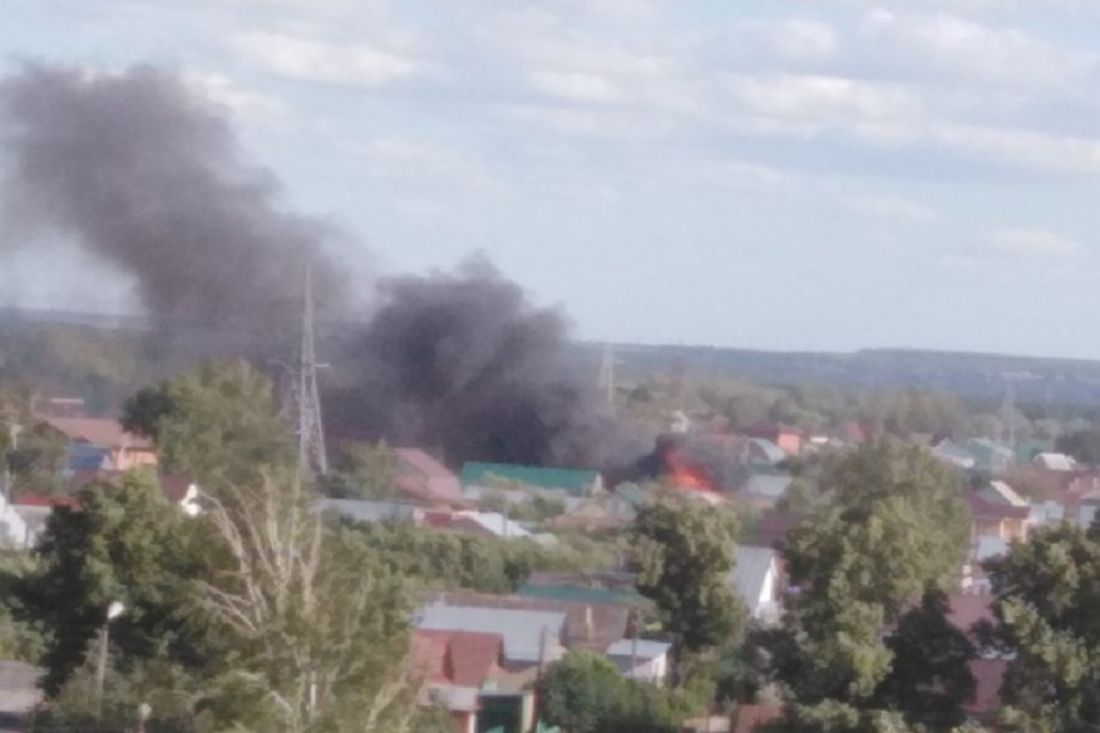 В пензенской Маньчжурии вспыхнул двухквартирный дом