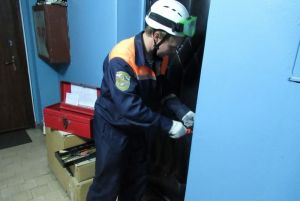 Пензячка почувствовала себя плохо и не смогла открыть входную дверь квартиры