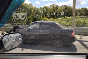 На Арбековском путепроводе в Пензе «Priora» жестко врезалась в легковушку