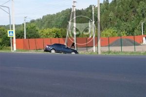 В Кузнецком районе «Приора» влетела в столб
