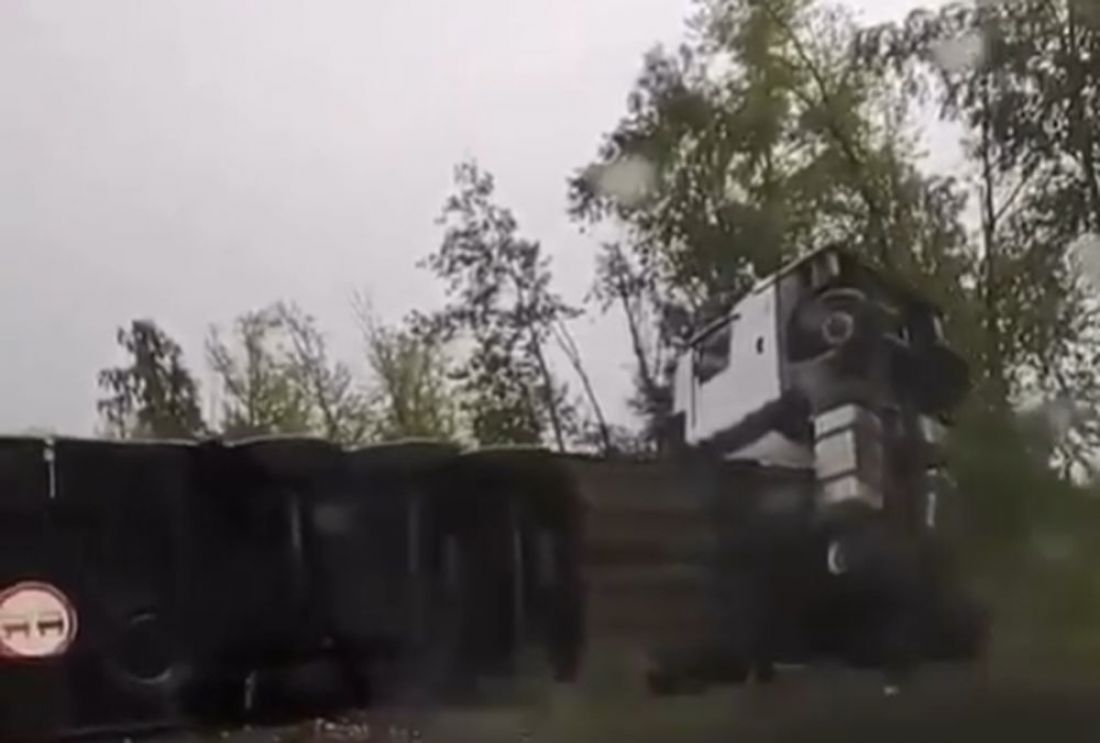 Появилось видео с места переворота грузовика в Пензенской области