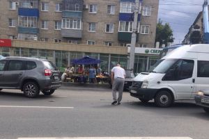 ДТП с маршруткой на проспекте Победы в Пензе спровоцировало пробку