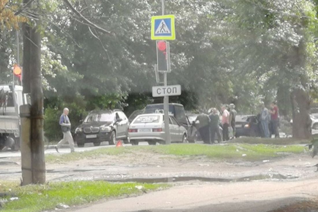 На Пролетарской улице Пензы столкнулись четыре автомобиля