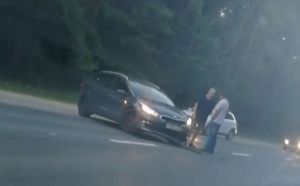 Под Пензой в аварию попали два легковых автомобиля. Видео