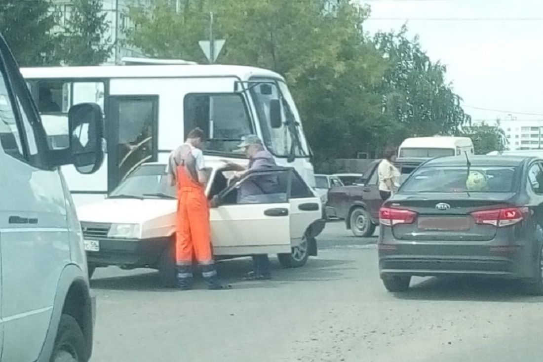 На Севере в Пензе две легковушки угодили в жесткое ДТП