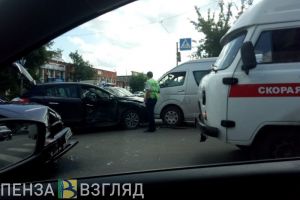 На Южной поляне в Пензе произошло жесткое лобовое столкновение