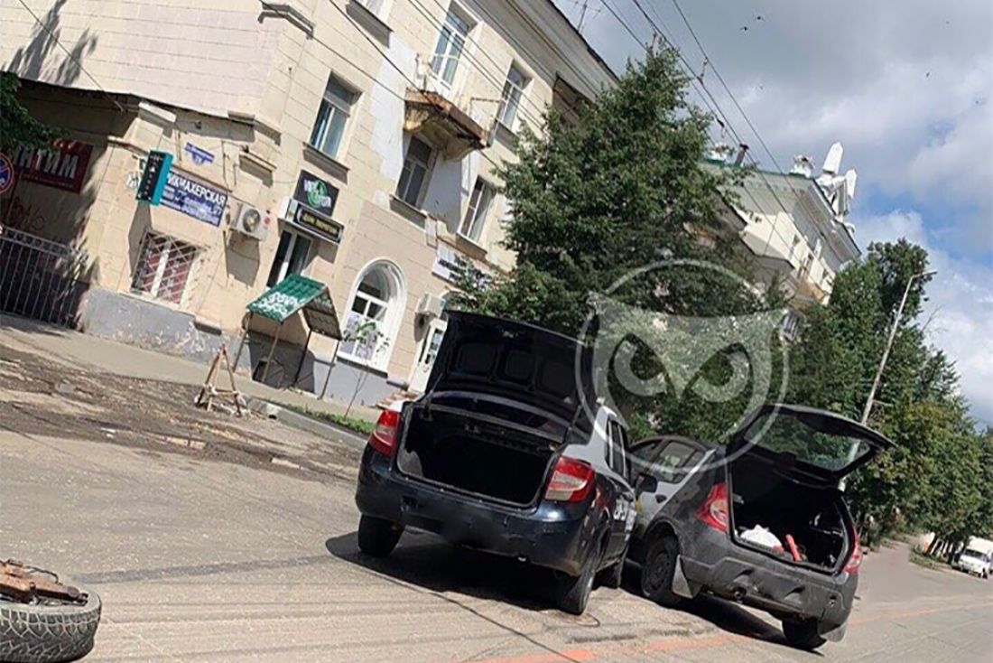 «Война конкурентов». В Пензе два таксиста устроили ДТП