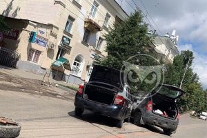 «Война конкурентов». В Пензе два таксиста устроили ДТП