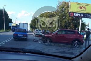 В результате ДТП на Севере в Пензе разворотило иномарку