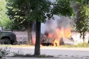 «Мальчишка поджег». На КПД в Пензе дотла сгорел автомобиль. Видео