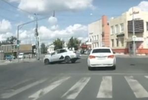Момент жесткого ДТП в центре Пензы попал на видео