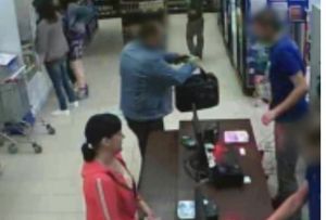 В Пензе мужчина ограбил два магазина по одной схеме