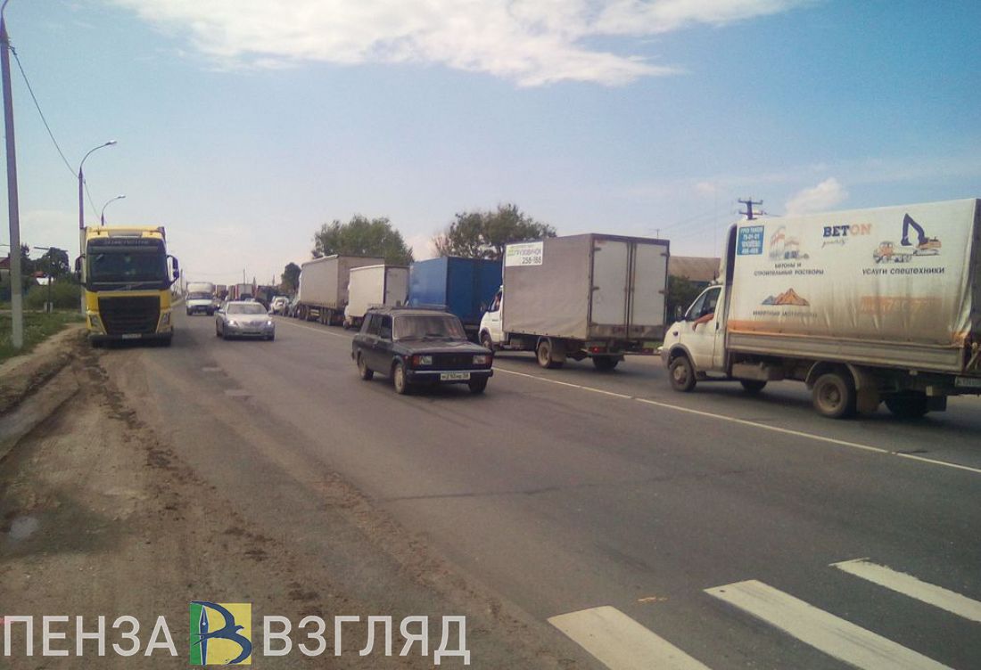 Бакунинский мост закрыт пробки. Пенза взгляд движение транспорт. Зареченские автобусы бакунинский мост. Зареченские автобусы бакунинский мост. Пензе вчерашняя утренняя авария в арбеково.