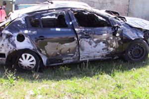 Пензенец отдал машину в автомойку, а ее угнали, помяли и спалили