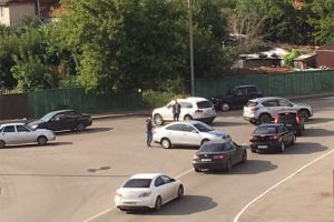 Из-за столкновения двух авто в Пензе парализовало движение машин